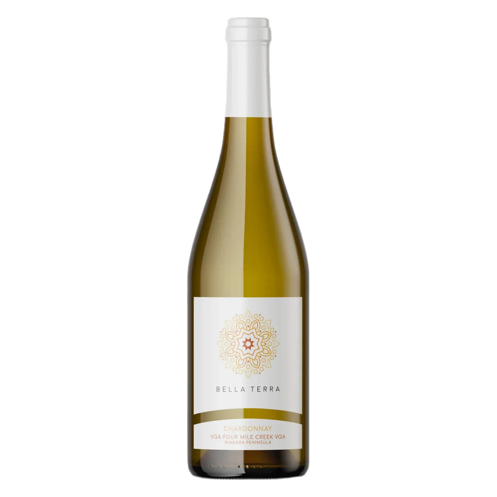 Canadese Chardonnay 2019 van oude wijnstokken – elegante witte wijn met citroen, appel, kamille en bakkruiden, gerijpt in Franse eiken vaten.