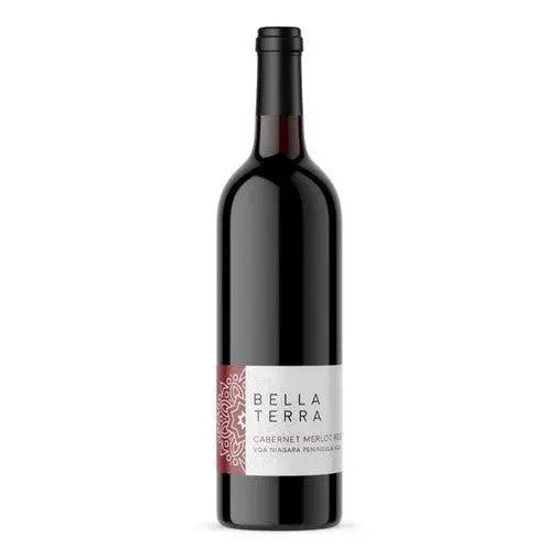 Bella Terra Cabernet Merlot Reserve – Canadese rode wijn met aroma’s van rode bessen, vanille, kokos en hibiscusbloesem, gerijpt in Franse eiken vaten.