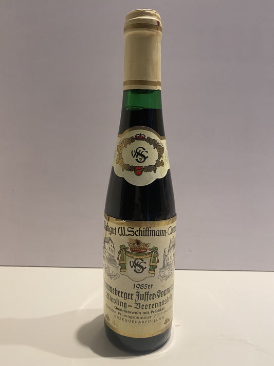 Sehr exklusiv - Weingut W. Schiffermann-Conrad Riesling Beerenauslese 1985, 350ml